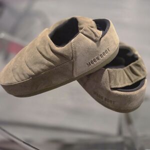 Moon Boot Women Tan Sandlals